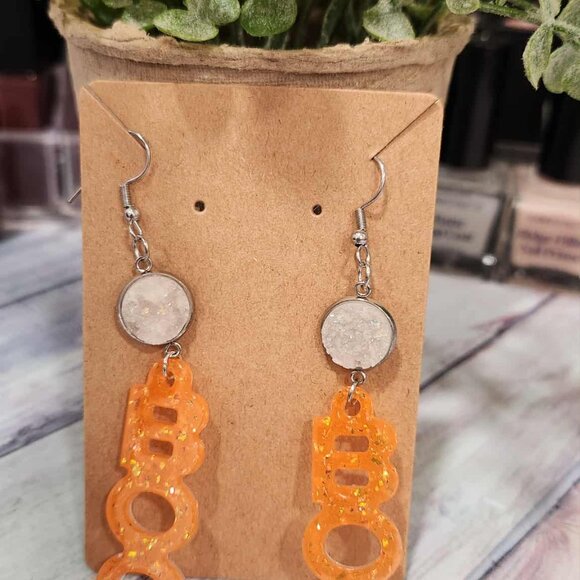 Halloween orange BOO dangle earrings - Picture 2 of 5